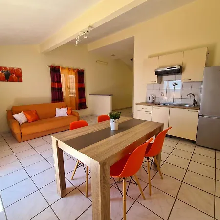 Tolj Apartment *