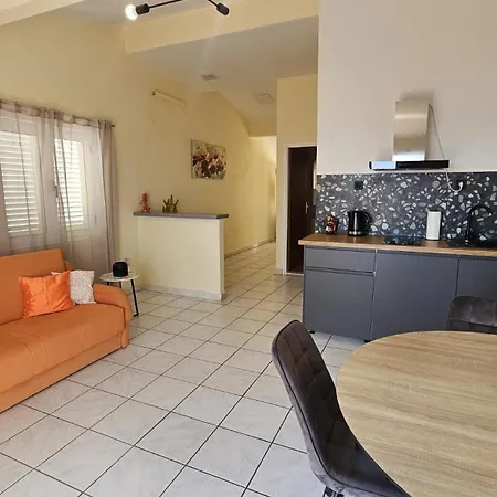 Apartment Tolj *