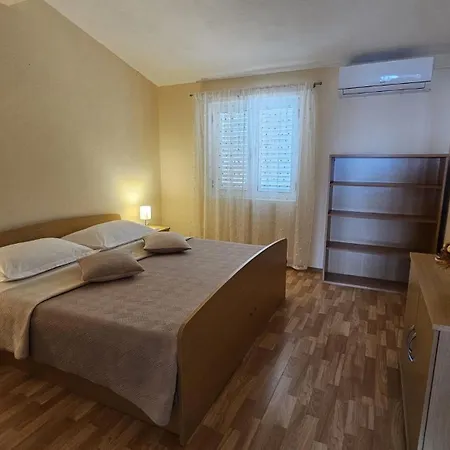 Tolj Apartment *